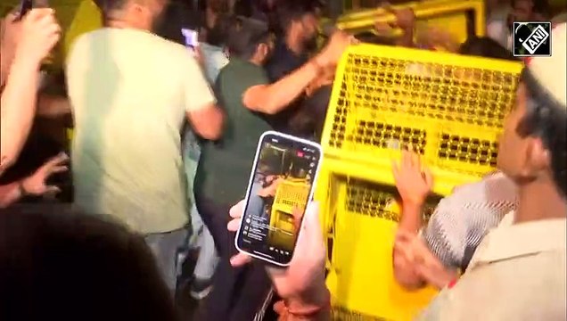 Delhi: Scuffle breaks out between protesting wrestlers, Delhi Police at Jantar Mantar