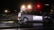 Kontrolden çıkan otomobil, karşı yönden gelen otomobile çarptı: 1 ölü, 4 yaralı