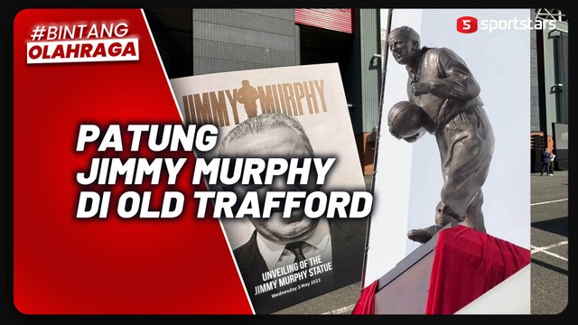 Manchester United Resmikan Patung Legenda Jimmy Murphy di Old Trafford