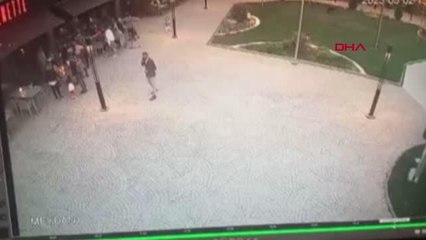 YAPTIĞI AMELİYATLA TIP LİTERATÜRÜNE GİREN PROFESÖR, HASTA YAKINLARI TARAFINDAN DARBEDİLDİ