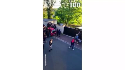 "Neymar casse-toi" : Des supporters du PSG manifestent juste devant chez le brésilien