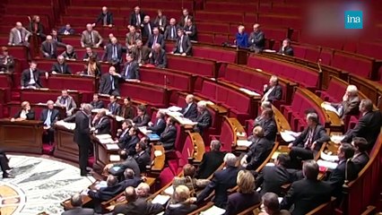 La Saga du CPE : De la crise au 49-3, plongez dans l'histoire politique mouvementée jusqu'à l'enterrement du projet !