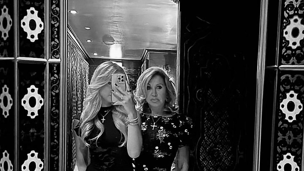 Was für Beine: Shania Geiss und Mama Carmen in edlen Looks