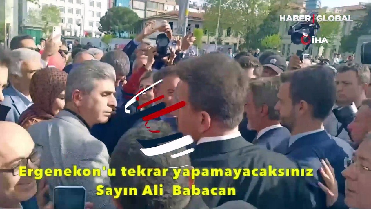 Ali Babacan'a Kadıköy'de protesto