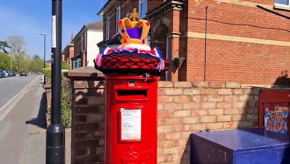 WATCH; Have you seen a more beautiful knitted coronation post box topper?