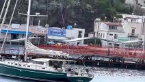 Lipari, nuova nave da crociera davanti al castello con 220 turisti