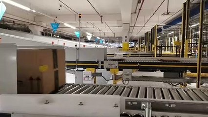 Amazon MAD7 almacén logístico