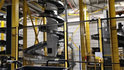 Amazon MAD7 almacén logístico