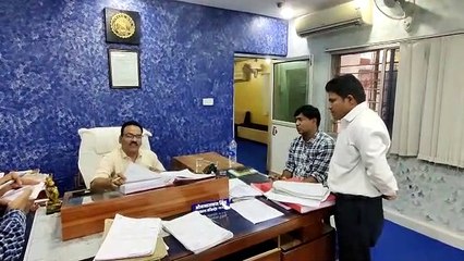 Video Story: Where did the collector reach before the employees