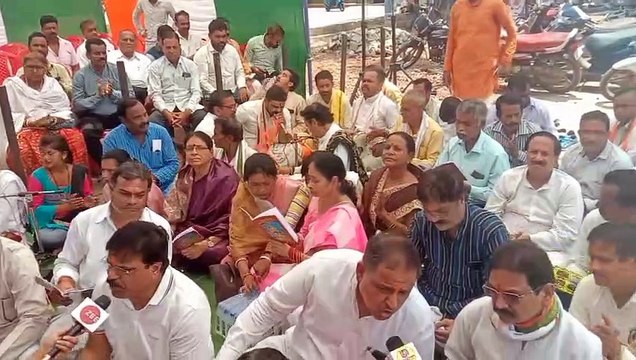 भूपेश बघेल को अपशब्द कहने वाले बजरंग दल के कार्यकर्ताओं को सद्बुद्धि देने के लिए कांग्रेस ने किया सुंदरकांड का पाठ।