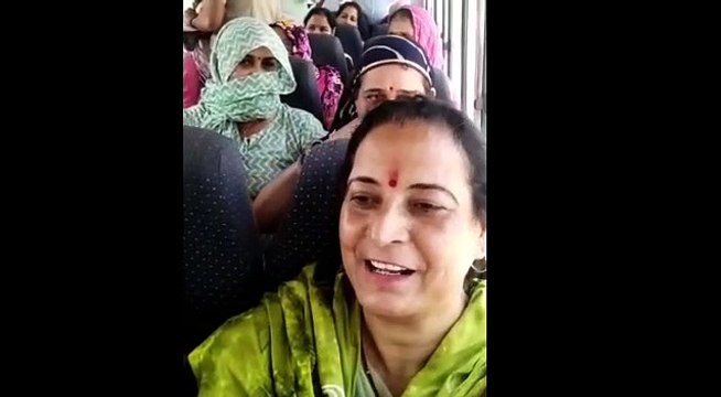 30 घंटे महापड़ाव डाल शिक्षकों ने निकाली महाआक्रोश रैली, गिरफ्तारी देकर शिक्षिकाओं ने पुलिस वेन में गाए मंगल गीत