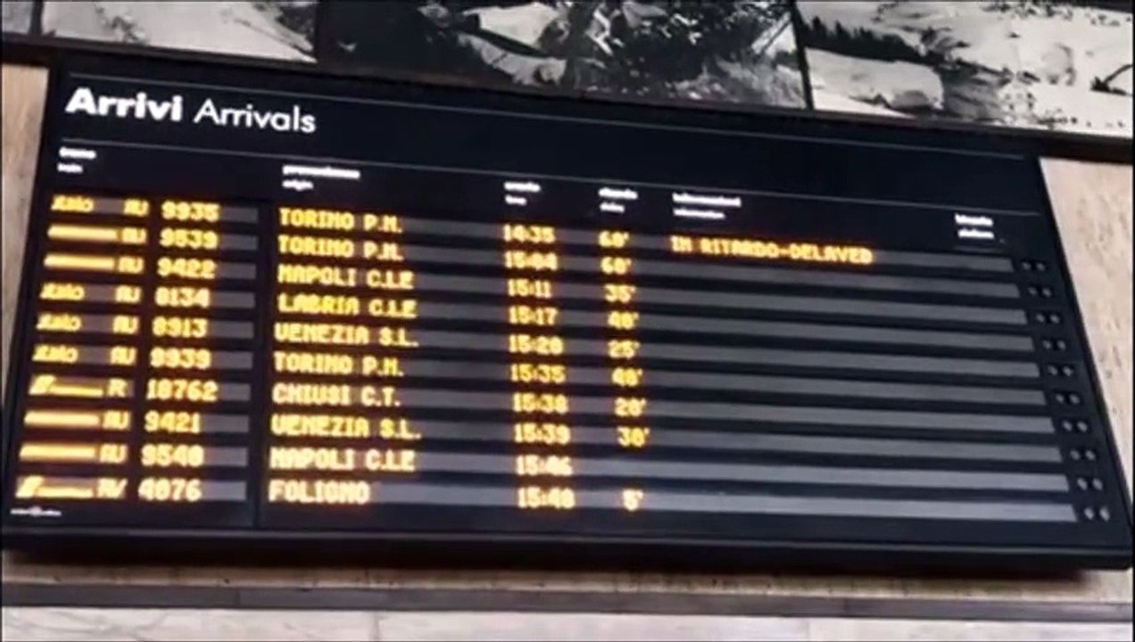 Treno esce dai binari a Firenze, disagi e ritar...
