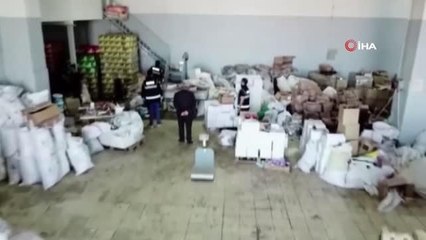 Gaziantep'te 74 ton bozulmuş kaçak gıda ele geçirildi