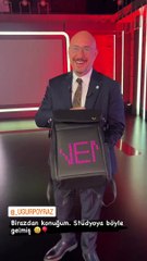 Uğur Poyraz, Mehmet Akif Ersoy'a 'Bitanem' yazan çantayla geldi