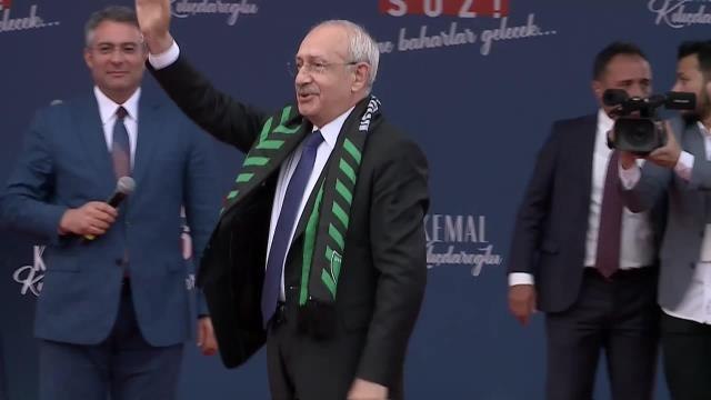 Cumhurbaşkanı Adayı Kılıçdaroğlu: Polis Kardeşlerime de Sözüm Var. 100 Bin Güvenlik Görevlisi Alacağız, Polisler 8 Saat Görev Yapacaklar ve Evlerine...