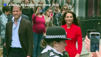 Deux jours avant le couronnement, William et Kate prennent le métro pour aller au pub