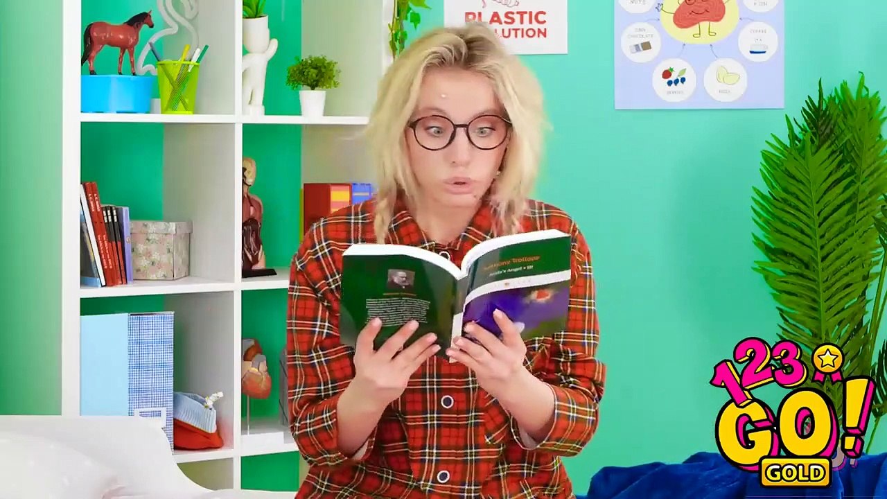 NERD GIRL VS POPULAR GIRL    Funny School Hacks And Tricks By 123 GO GOLD