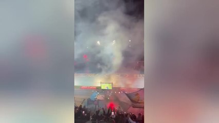 Naples - L'incroyable ambiance au Stadio Diego Armando Maradona après le but d'Osimhen