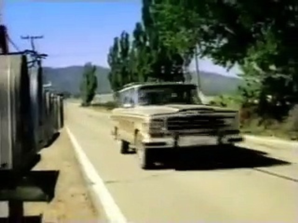 Golden Grahams Commercial with Art LaFleur as the Father, Karen Austin as the Mother, and Nate Torrence as the Son (2001)