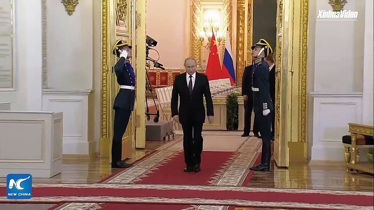 SIMULACROS DE GUERRA Y PESADILLAS HÚMEDAS  - AUGUSTO ZAMORA