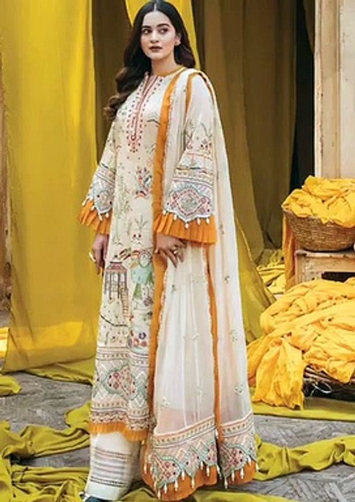 aiman minal dress design   on Instagram: Tbt Eid 2018 . wearing  @mariabofficial  .  @aimankhanprincess   . . . .  . . . . . #baydardi #alizehshah #iqraaziz
