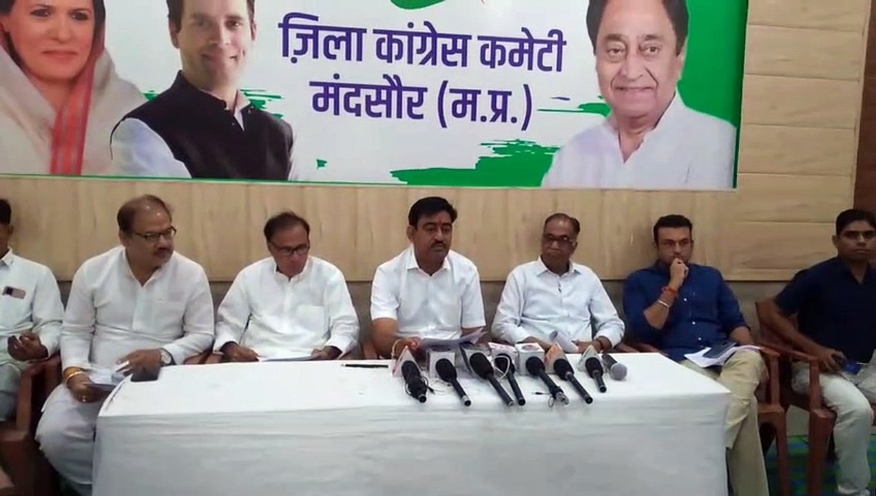 वरिष्ठो को सम्मान तो ठीक नहीं मिलती कुर्सी तो बोलने का भी नहीं मिलता मौका