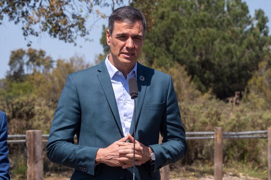 Sánchez llama a combatir políticamente a los que niegan la emergencia climática de Doñana