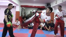 KIRIKKALE - Kick boksta Türkiye birincisi 3 sporcu, milli forma hayaliyle çalışıyor