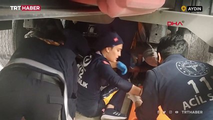 Sağlık görevlileri yaralıya ilk müdahaleyi tırın altında yaptı