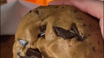 Recipe Pro reveals how to bake perfectly soft, fresh & chewy chocolate chip cookies