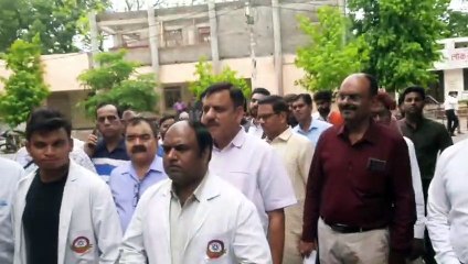 समलैंगिक विवाह के खिलाफ सड़क पर उतरे प्रोफेशनल्स, प्रदर्शन किया