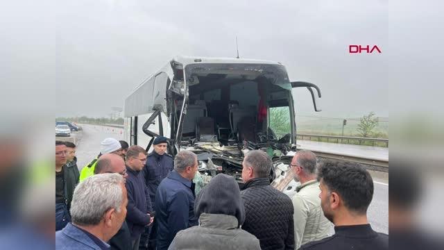 32 ÖĞRENCİNİN YARALANDIĞI KAZAYLA İLGİLİ VALİ ŞILDAK ÖĞRENCİLERİN SAĞLIK DURUMLARI İYİ