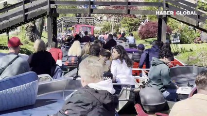 Orta Çağ'dan kalma tarihi dokusuyla dikkati çekiyor... Hollanda'nın araba yolu olmayan köyü: Giethoorn
