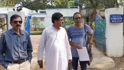 বীরভূমঃ উপাচার্য বিরুদ্ধে &#039;জবরদখলের&#039; অভিযোগ দায়ের