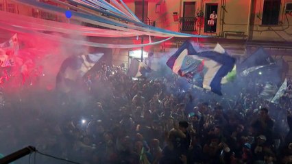 بطولة إيطاليا: نابولي ينهي انتظاراً طال 33 عاماً ويتوج باللقب الثالث في تاريخه