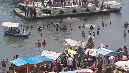 बैशाख पूर्णिमा पर लगी पुण्य की डुबकी