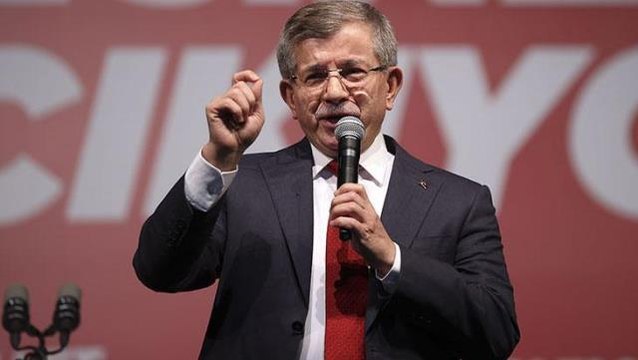 Seçime 9 gün kala Davutoğlu'na büyük şok! Gelecek Partisi'nden istifa eden 300 kişi AK Parti'ye katıldı