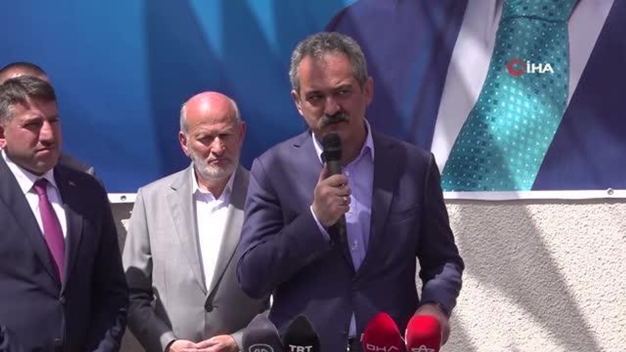 Bakan Özer'den The Economist'e tepki: "Millet iradesi sandıkta tecelli edecek"