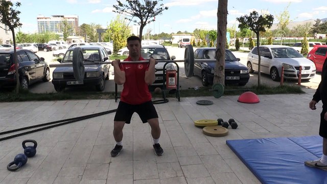 MALATYA - Depremzede milli güreşçi, Türkiye şampiyonluğunun ardından Avrupa Şampiyonası'na hazırlanıyor