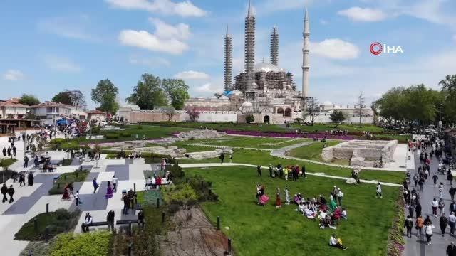 On binler Kakava Hıdırellez Şenlikleri için Edirne'ye akın etti