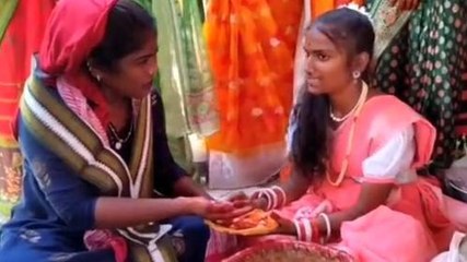 ములుగు: సోది చెప్పించుకున్న సబ్ రిజిస్ట్రార్..!