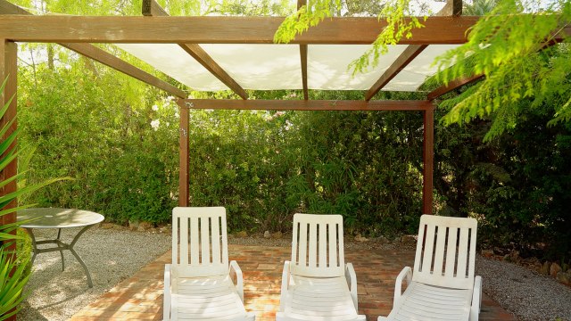 What's The Difference Between A Porch And A Patio?