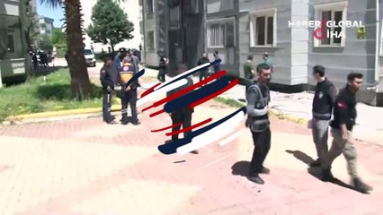 Adıyaman'da depremde ağır hasar alan site bahçesinde genç kadının cesedi bulundu