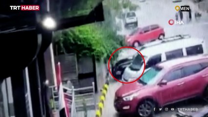 Yemen’de sele kapılan kız çocuğu son anda kurtarıldı