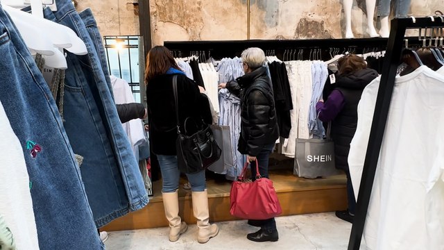 À la boutique éphémère Shein, le prix passe avant les Ouïghours, « c’est aux marques de changer »