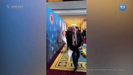 Ukraynalı Delegeden Rus Delegeye Yumruk