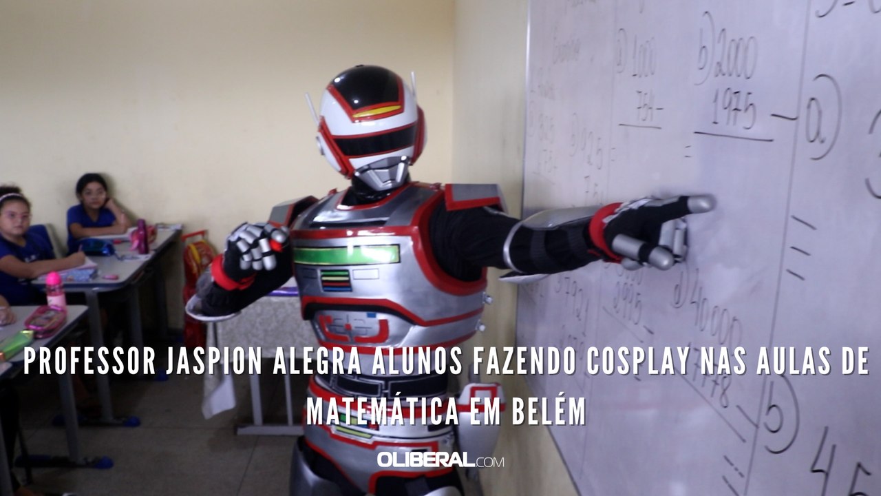 Professor Jaspion alegra alunos fazendo cosplay...