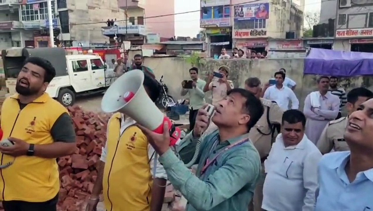 शाहपुरा में पेयजल टंकी पर चढ़ा ठेकेदार, प्रशासन की समझाइश पर 5 घंटे बाद उतरा