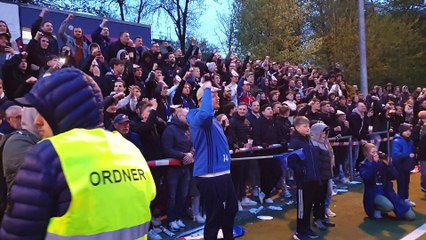 Sasel-Co-Trainer Marc Gräfe macht den Anpeitscher!