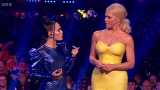 Hannah Waddingham learns Ukrainian during the Eurovision semi-final
